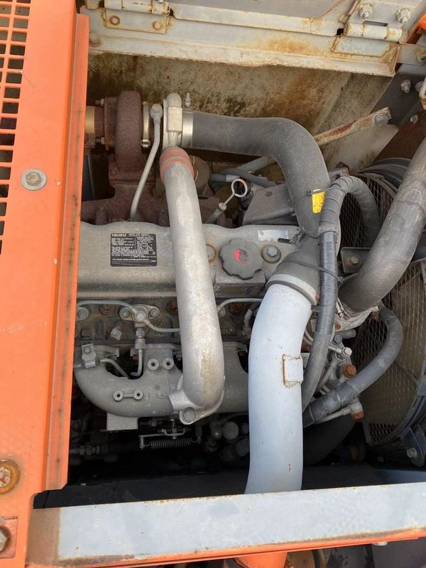 ฮิตาชิในคลัง 90% ใช้ HITACHI ZX135us excavator, HITACHI ZX135us ZX120-6 ZX240-3g ด้วยราคาถูก สําหรับขายในเซี่ยงไฮ้
