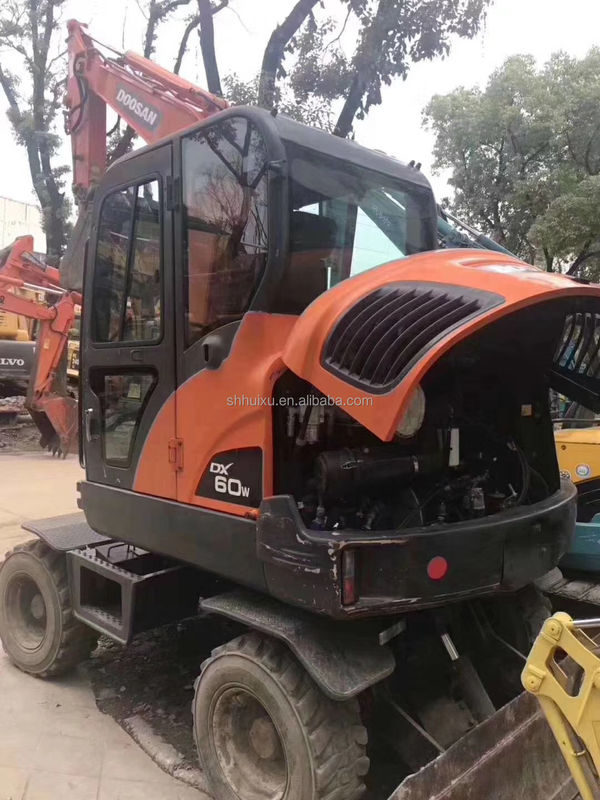 ผลงานดีเยี่ยมสําหรับ Doosan 60w เครื่องขุดล้อมือสอง เครื่องขุดล้อมือสอง Doosan DX60W