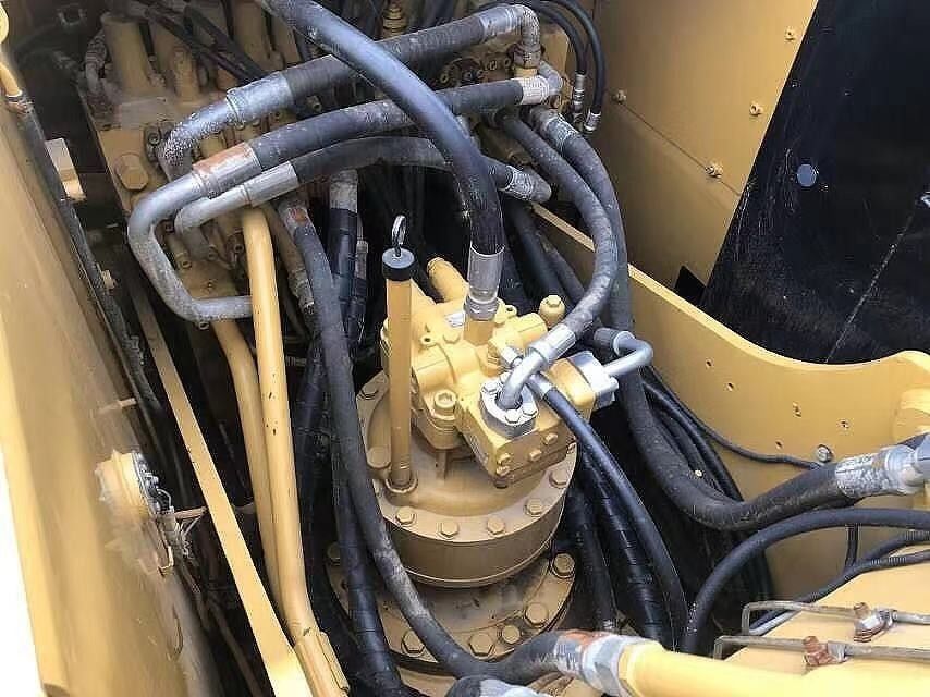 เครื่องขุดที่ใช้แล้ว CAT323 ขายในสภาพดี ราคาดี