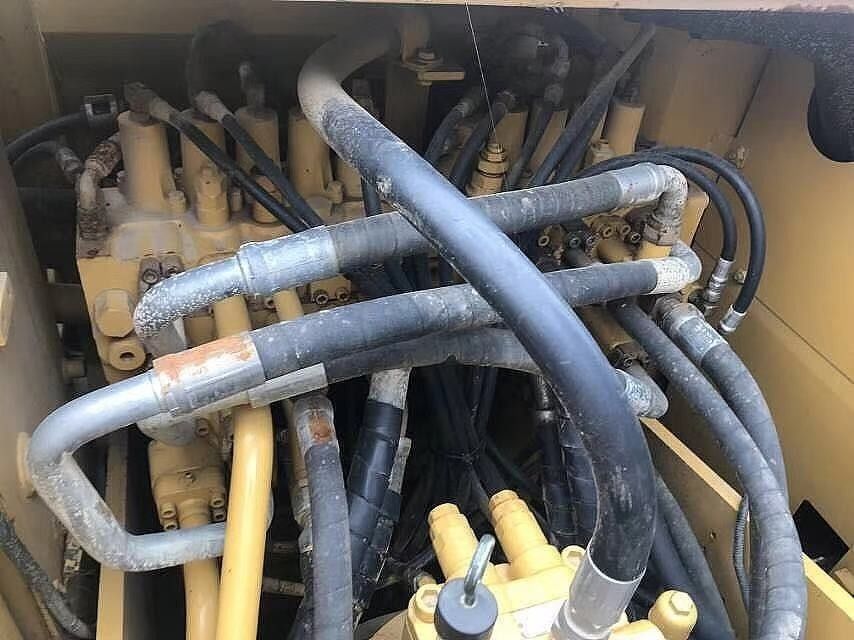เครื่องขุดที่ใช้แล้ว CAT323 ขายในสภาพดี ราคาดี