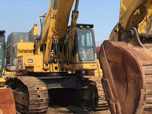 เครื่องขุดที่ใช้ Komatsu PC850 เครื่องขุดเปลี่ยนหินแขนบดหมาก Komatsu Excavator