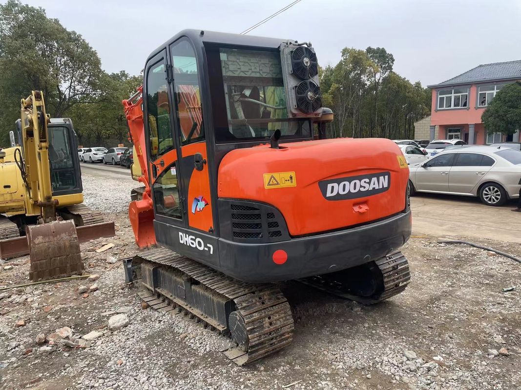 คุณภาพดี เครื่องขุดขนาดเล็กมือสอง Doosan ZX60 เครื่องก่อสร้าง/เครื่องขุดมือสองแบบไฮดรอลิก