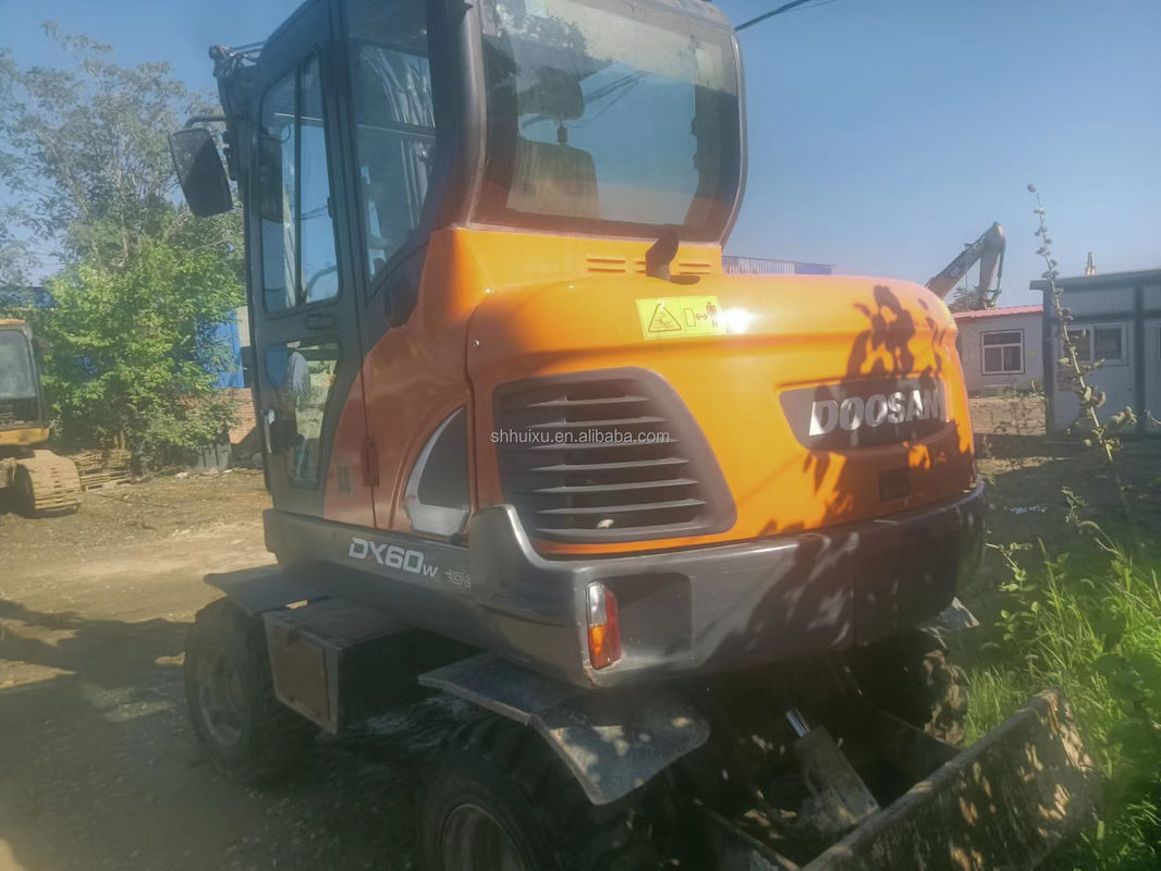 Doosan ขายร้อน เครื่องขุด doosan dh60-7 มือสอง/เครื่องขุดขนาดเล็กมือสอง Doosan DX60W ราคาถูก