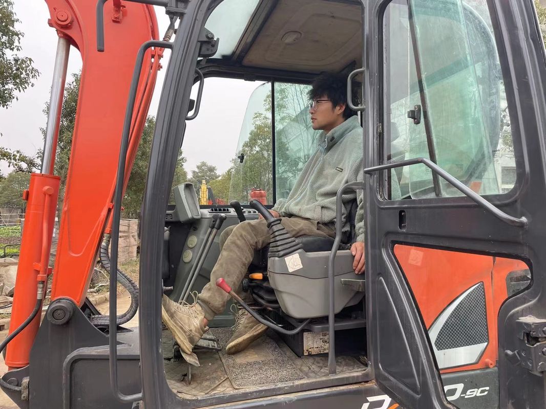 Doosan ขายร้อน ขายดี เครื่องขุดมือสอง Doosan DX60W เครื่องขุดล้อ