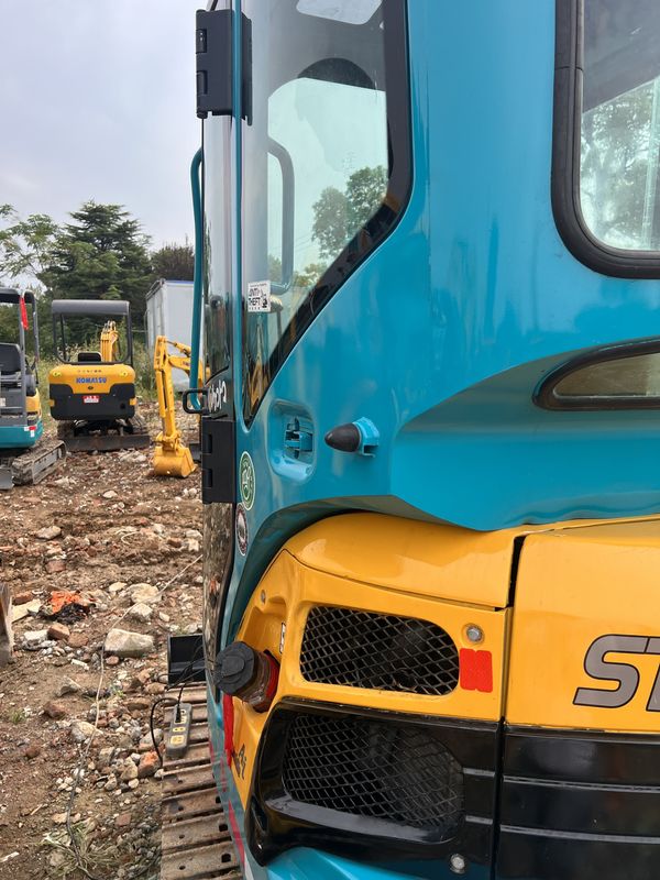 เวลาทํางานต่ํา เครื่องขุดมือสอง kobelco 135 ขาย โคเบลโก้มือสองในคลัง เครื่องขุดมือสอง kobelco