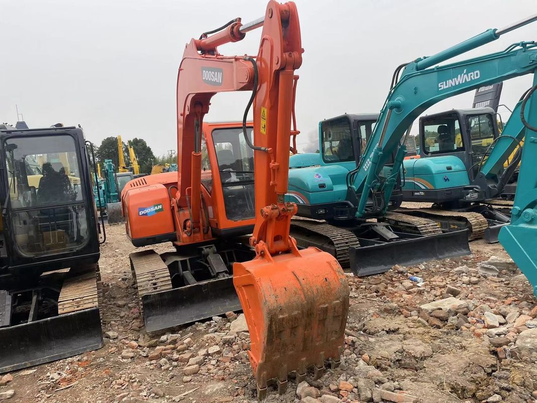 เครื่องขุดขนาดเล็กมือสอง Doosan DX75 เครื่องขุดขนาดเล็ก เครื่องจักรกลมือสอง 6 ตัน เครื่องขุดดินมือเล็ก