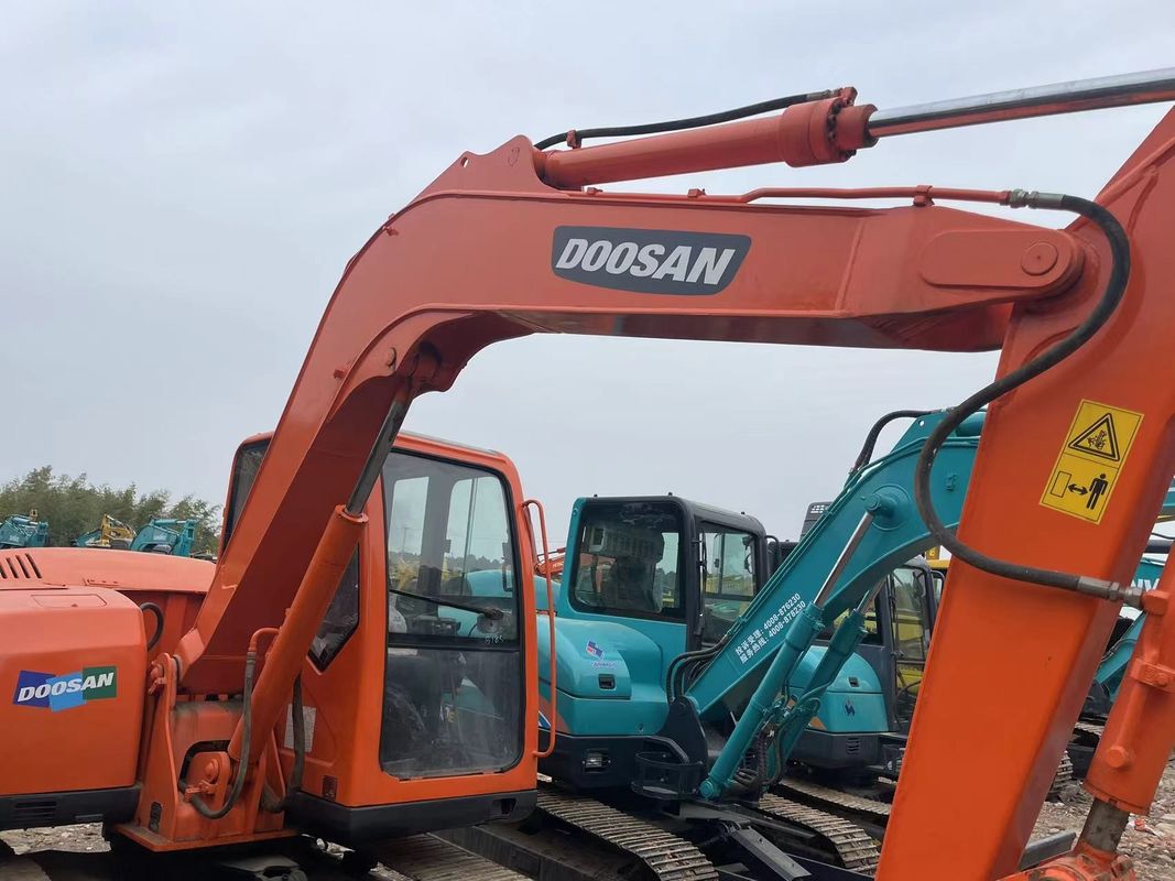 เครื่องขุดขนาดเล็กมือสอง Doosan DX75 เครื่องขุดขนาดเล็ก เครื่องจักรกลมือสอง 6 ตัน เครื่องขุดดินมือเล็ก