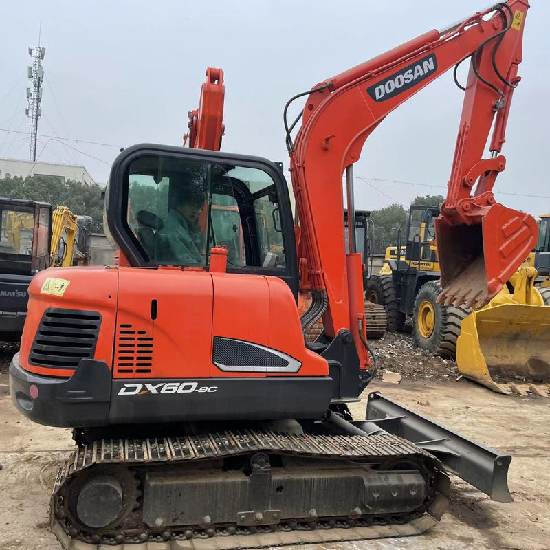 ขายเครื่องขุดขนาดเล็กสําหรับเครื่องขุด Doosan DX60 เครื่องขุดขนาดเล็กมือสอง