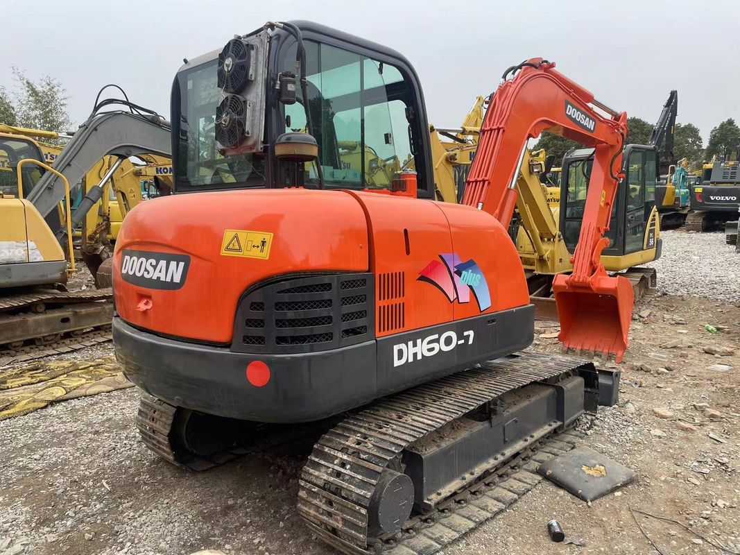 ขายดีของมือสอง excavator Doosan DX60 excavator ใช้ crawler digger doosan DH60 ราคาโรงงานขาย