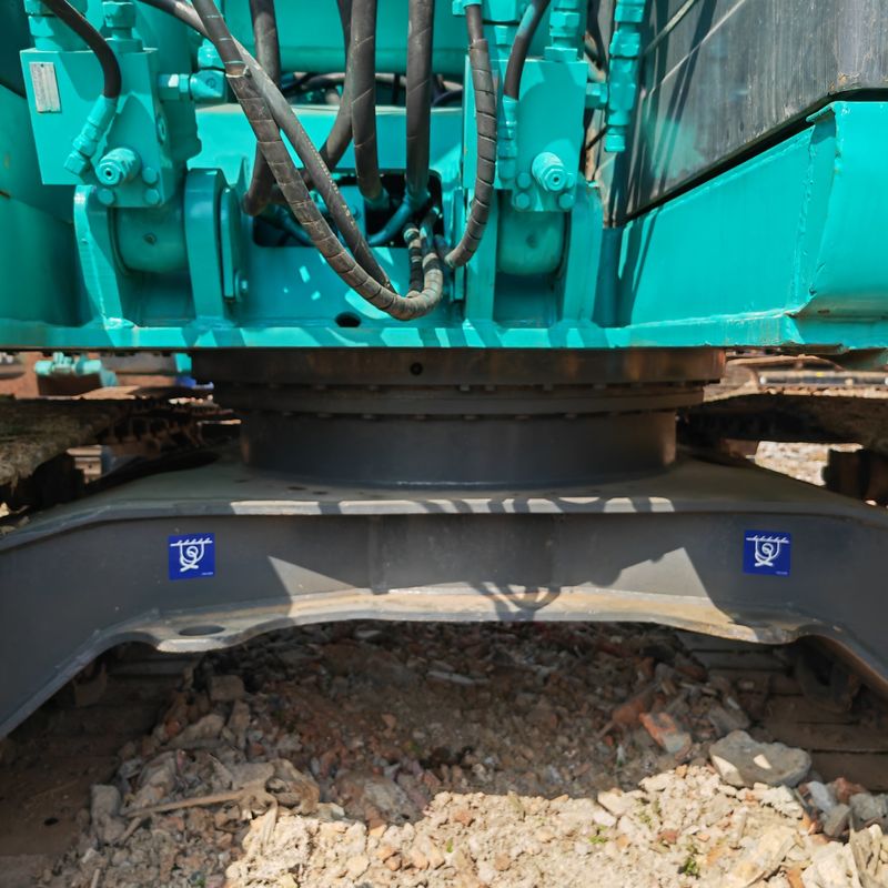 สีฟ้า เครื่องขุดครอลเลอร์มือสอง 135 Kobelco Excavator