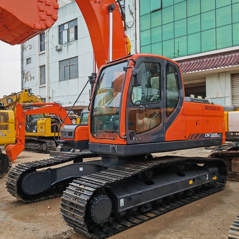 25 ตัน เครื่องขุดเกาะมือสอง doosan dx225 ขาย