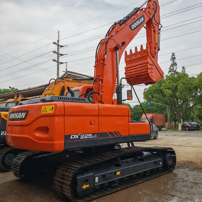 25 ตัน เครื่องขุดเกาะมือสอง doosan dx225 ขาย