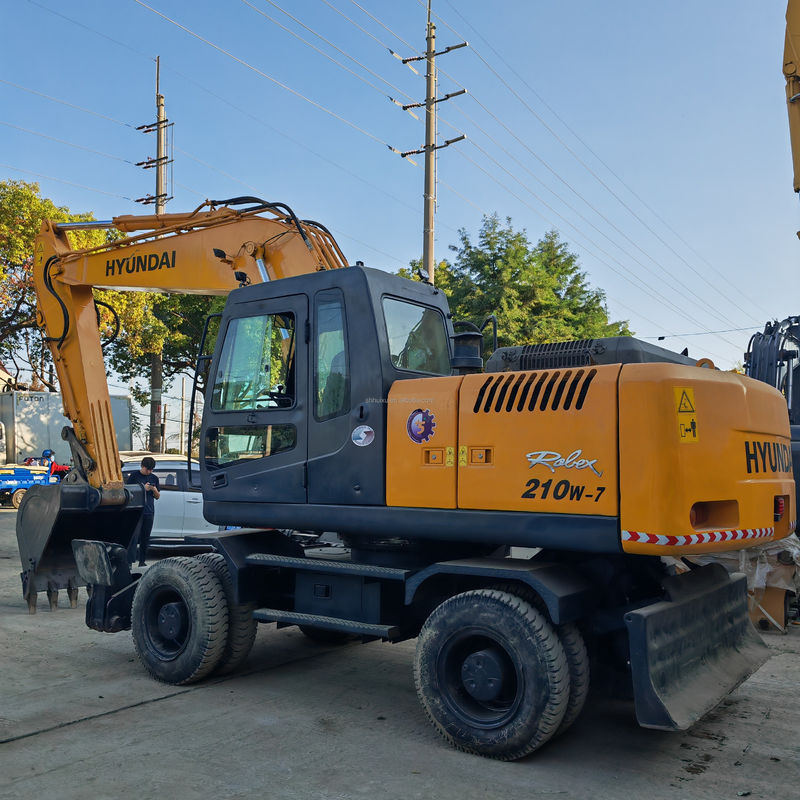 ล้อมือสอง Hyundai 210-7 Excavator พลังการขุดสูง เครื่องยนต์เดิม Hyundai Wheel Excavator
