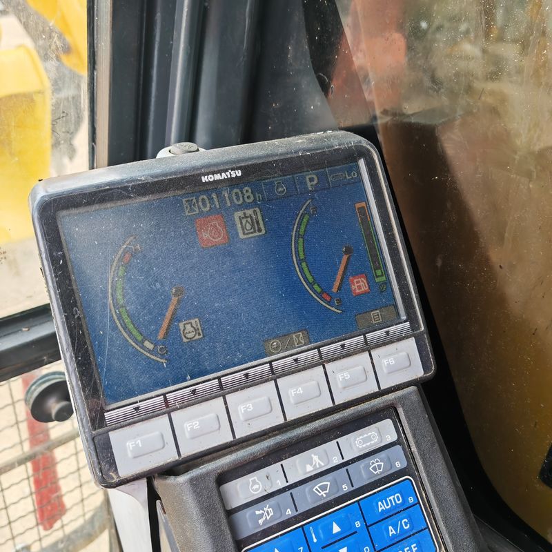 มือสองญี่ปุ่น เครื่องขุด komatsu pc200 เครื่องขุดใช้ komatsu pc200 ญี่ปุ่นเดิม