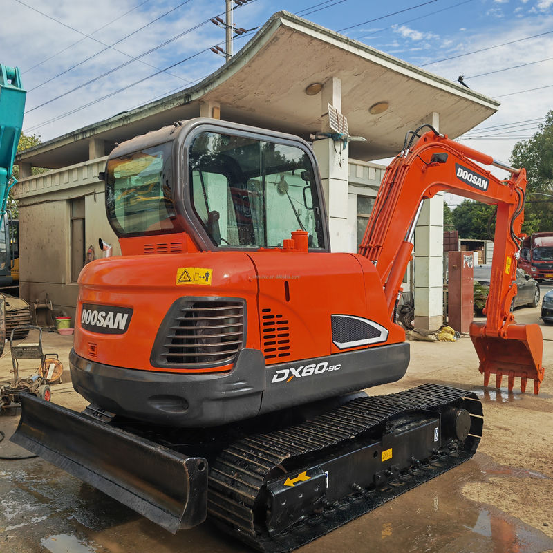 เครื่องขุดขนาดเล็ก 6 ตัน เครื่องขุดขนาดเล็กใช้ Doosan Dx60 6000KG 0.21m3 ความจุถัง