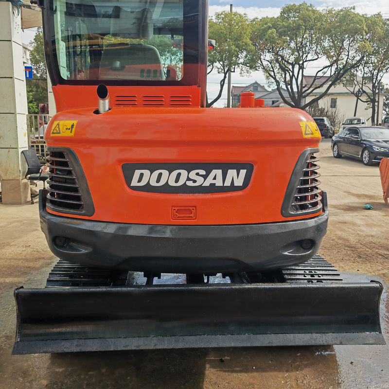 เครื่องขุดขนาดเล็ก 6 ตัน เครื่องขุดขนาดเล็กใช้ Doosan Dx60 6000KG 0.21m3 ความจุถัง