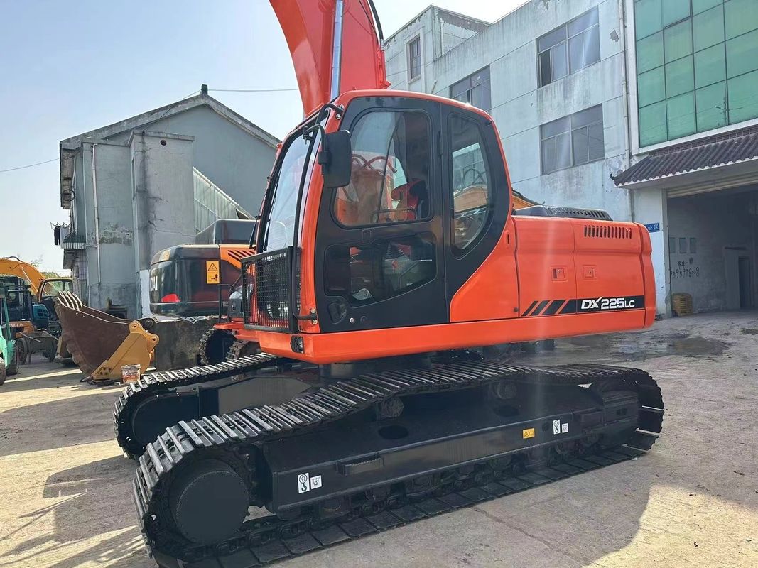 25 ตัน สีเดิม ใช้ครอเลอร์ ขุดใหญ่ Doosan Dh225-9 เครื่องขุดมือสอง