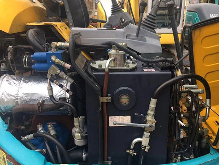 เครื่องขุดถังไฮดรอลิกมือสอง Kubota30 คุณภาพดี/เครื่องขุดถังขนาดเล็กมือสอง Kubota30 สาขากําเนิดญี่ปุ่น ราคาถูก