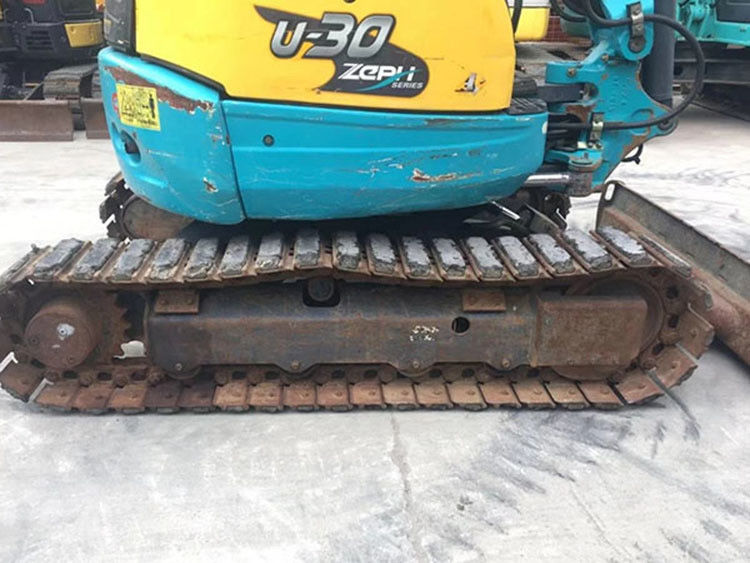 เครื่องขุดถังไฮดรอลิกมือสอง Kubota30 คุณภาพดี/เครื่องขุดถังขนาดเล็กมือสอง Kubota30 สาขากําเนิดญี่ปุ่น ราคาถูก