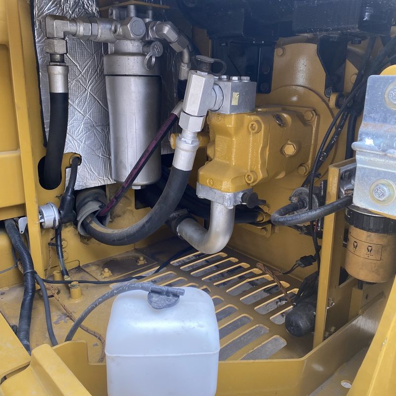 ใช้ CAT 306E Excavator ใช้แคร์เปิลเลอร์ mini excavator ใช้ excavator ความจุถัง 0.25cbm
