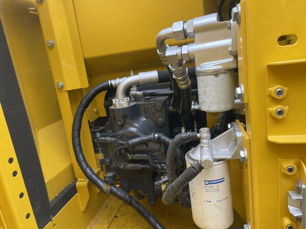 เครื่องขุดดินมือใช้ Komatsu PC130 เครื่องจักรมือใช้ 13 ตัน เครื่องขุดโปสต์หลุมมือใช้ เครื่องขุดมือสอง สําหรับขาย