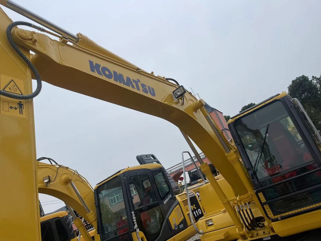 เครื่องขุดดินมือใช้ Komatsu PC130 เครื่องจักรมือใช้ 13 ตัน เครื่องขุดโปสต์หลุมมือใช้ เครื่องขุดมือสอง สําหรับขาย