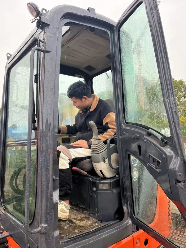 เครื่องขุดขนาดเล็กมือสอง ฮิตาชิ 50U excavator เครื่องจักรกลขนาดเล็กมือสอง 5 ตัน มือสองใช้ยางสาน mini excavators
