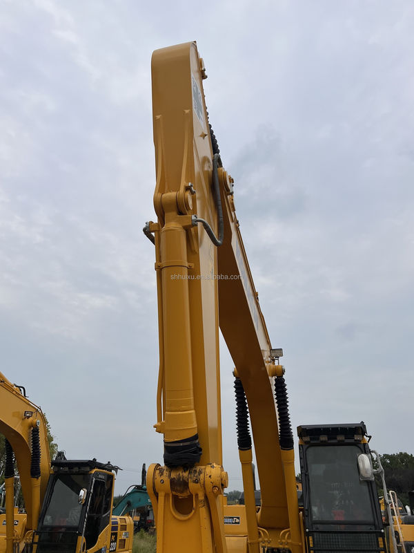 KOMATSU 240-8LC เครื่องขุดมือสอง สภาพดี 24000KG ร้านขายวัสดุก่อสร้าง