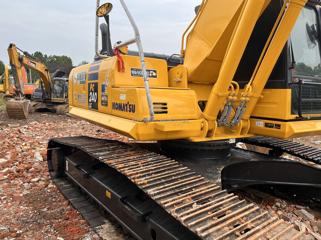 KOMATSU 240-8LC เครื่องขุดมือสอง สภาพดี 24000KG ร้านขายวัสดุก่อสร้าง