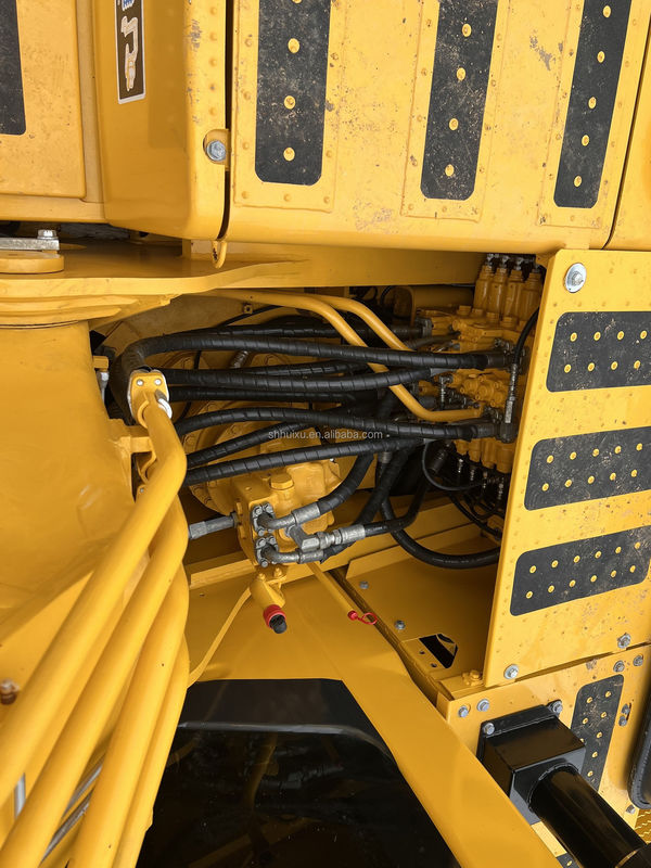 KOMATSU 240-8LC เครื่องขุดมือสอง สภาพดี 24000KG ร้านขายวัสดุก่อสร้าง
