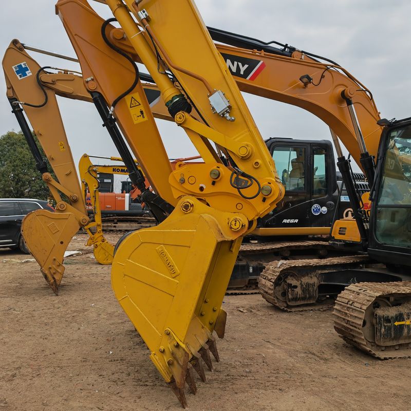 เครื่องขุดที่ใช้ในคลัง KOMATSU PC200-8/สีเดิม มือสอง KOMATSU PC200-8 ขายถูก