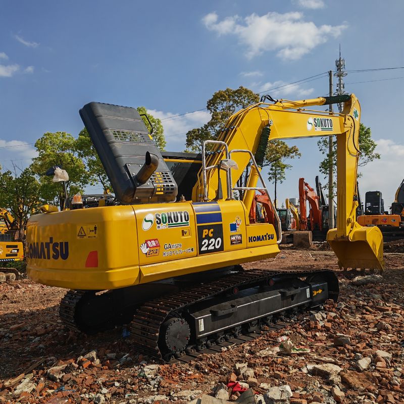 22 ตัน เครื่องขุดมือสอง Komatsu Pc220 8 มือสอง สีเดิม