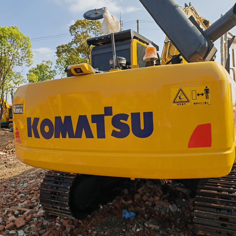 22 ตัน เครื่องขุดมือสอง Komatsu Pc220 8 มือสอง สีเดิม