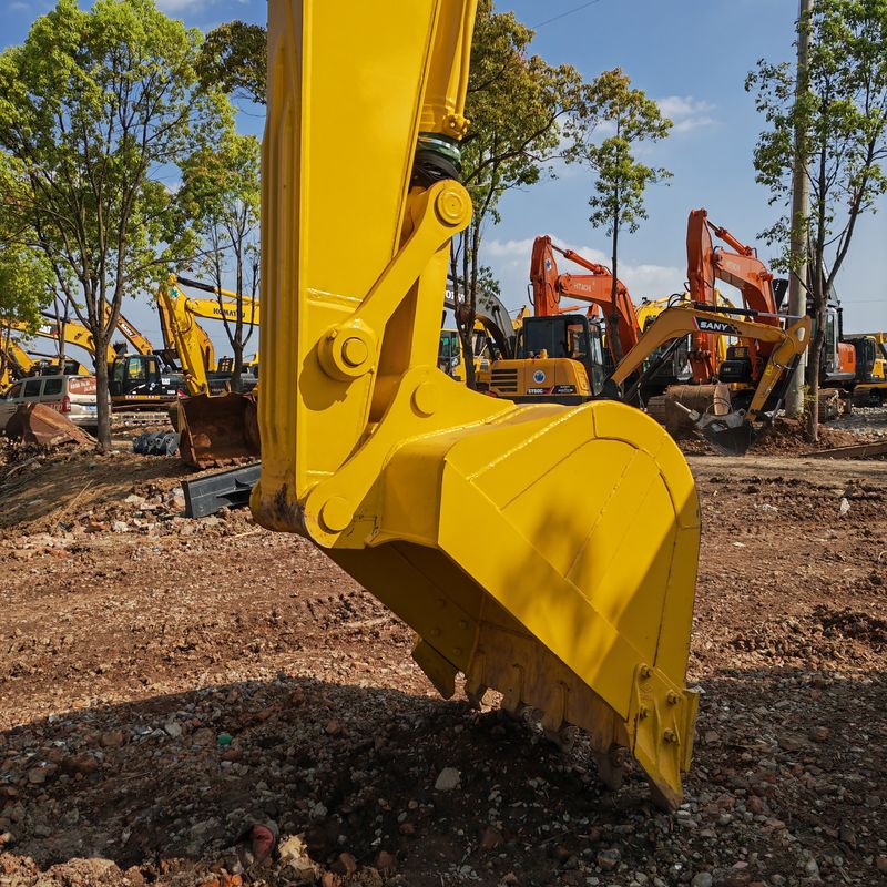 22 ตัน เครื่องขุดมือสอง Komatsu Pc220 8 มือสอง สีเดิม