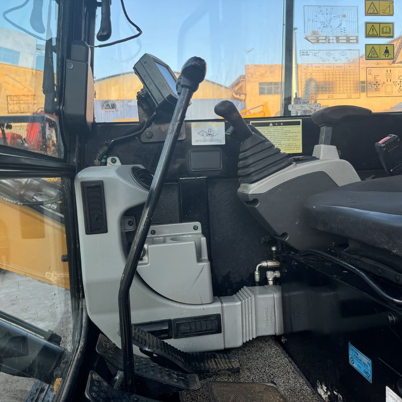 สอดคล้องกับมาตรฐานการปล่อยของสหภาพยุโรปใช้ excavators excavator CAT 305.5E2 มี EPA และ CE ใบรับรอง คุณภาพที่ดีที่สุด ราคาที่ดีที่สุด