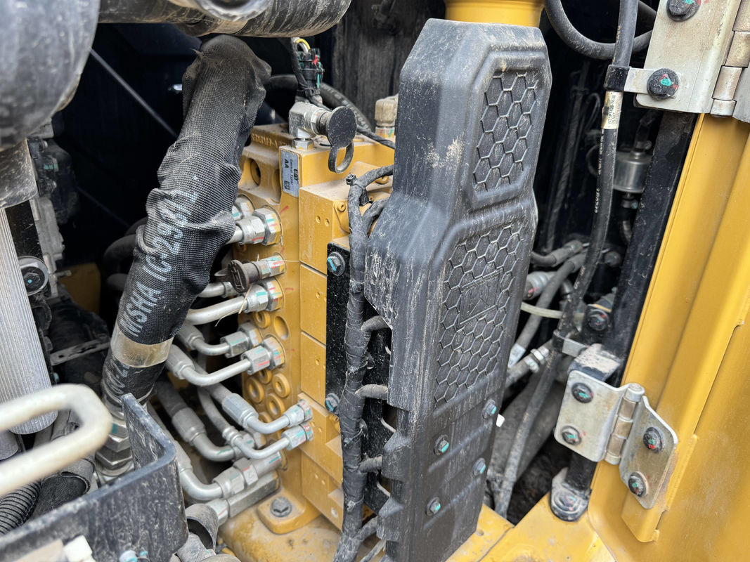 สีเหลือง สีแท้ แมวที่ใช้ excavator cat306/secndn มือ crawler excavator cat306 ขาย